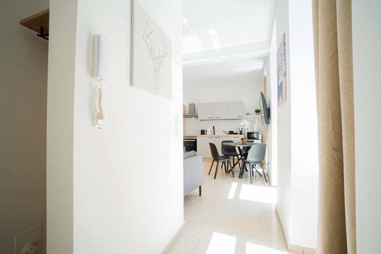 Chic Newly-Renovated Apartment Steps From Subway In Vienna'S Hernals District Екстер'єр фото