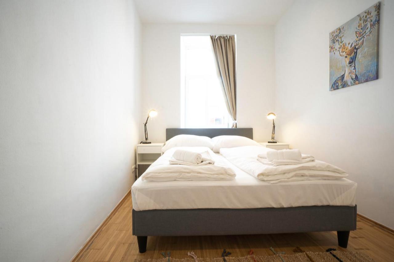 Chic Newly-Renovated Apartment Steps From Subway In Vienna'S Hernals District Екстер'єр фото