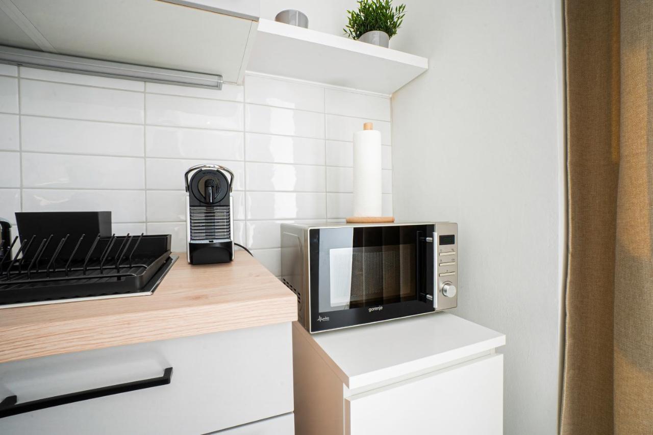 Chic Newly-Renovated Apartment Steps From Subway In Vienna'S Hernals District Екстер'єр фото